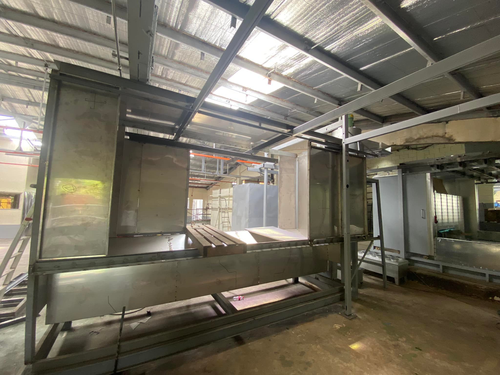 Yellow custom spray booth